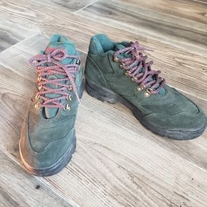 NWOT vintage Reebok green leather hiking boots